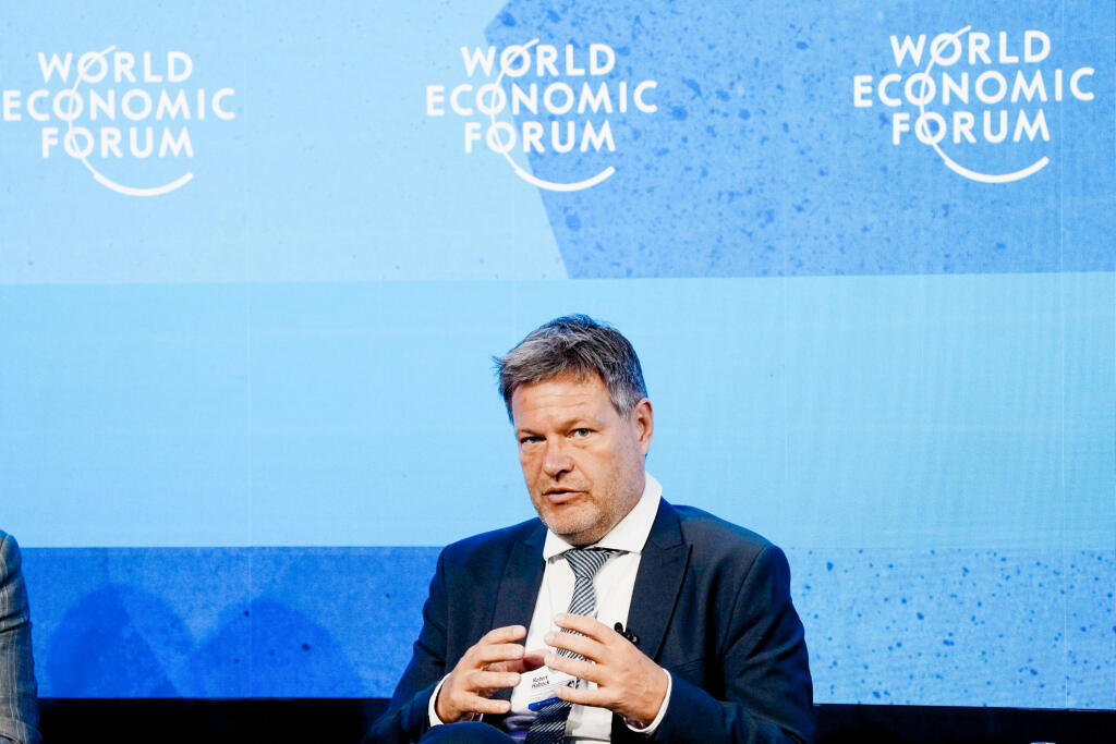 Varovanie z Davosu pred globálnou recesiou