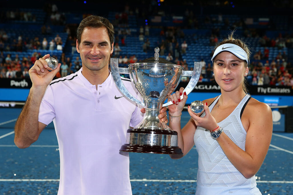 Roger Federer a Belinda Benčičová po triumfe v Hopman Cupe.