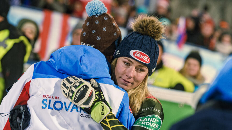 Rivalitu Petry Vlhovej a Mikaely Shiffrinovej umocnila „vojna“ medzi obomi tábormi pred ich súbojom v slalome vo Flachau. Američanka po zdrvujúcej prehre šokovala celý tím Slovenky.
