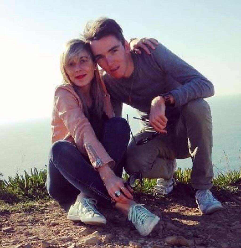 Krásnou manželkou sa môže pochváliť aj jazdec tímu AG2R La Mondiale Romain Bardet. Jeho životná láska Amandine v nedávnom rozhovore vtipne poznamenala, že jej vôbec neprekáža, že jej manžel nie je stále doma.