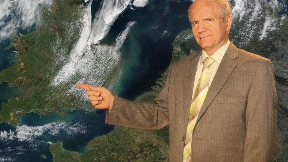Meteorológ Peter Jurčovič moderuje svoju reláciu