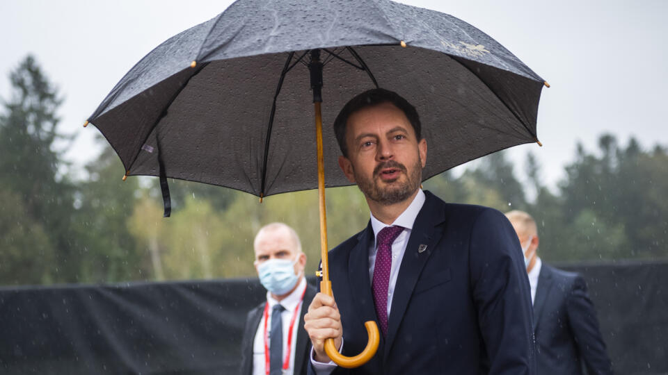 Na snímke predseda vlády SR Eduard Heger (OĽaNO) prichádza na summit krajín EÚ a západného Balkánu v slovinskom mestečku Brdo pri Kranju v stredu 6. októbra 2021. FOTO TASR - Jaroslav Novák