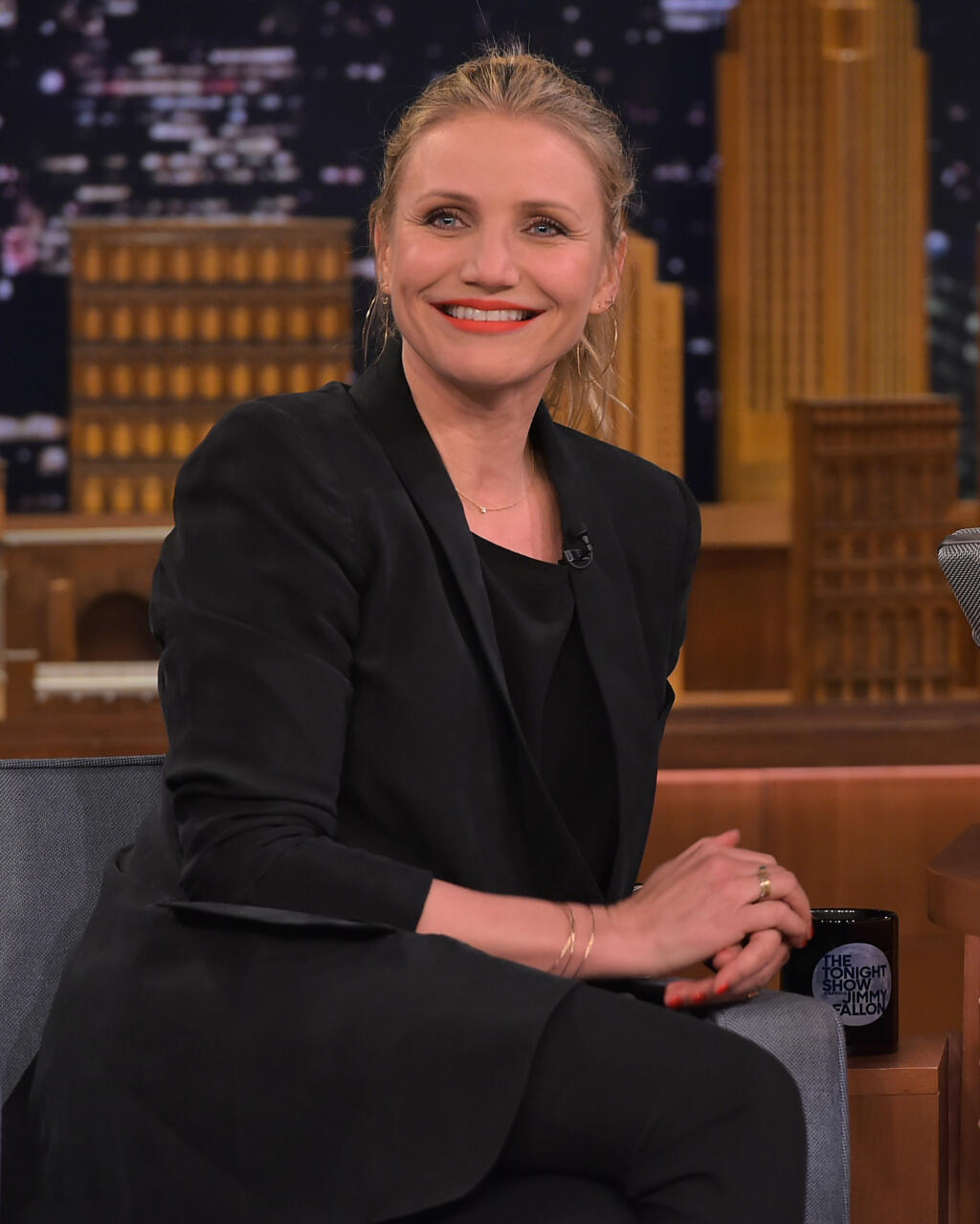 Cameron Diaz (48)
Mladučkú Cameron zlákal modeling, už v 16-tich sa mu oddala na plný úväzok. Čoskoro uspela aj na prvom hereckom konkurze a stala sa jednou z najznámejších romanticko-komediálnych herečiek. Aktuálne je na predčasnom umeleckom dôchodku a venuje sa rodine.