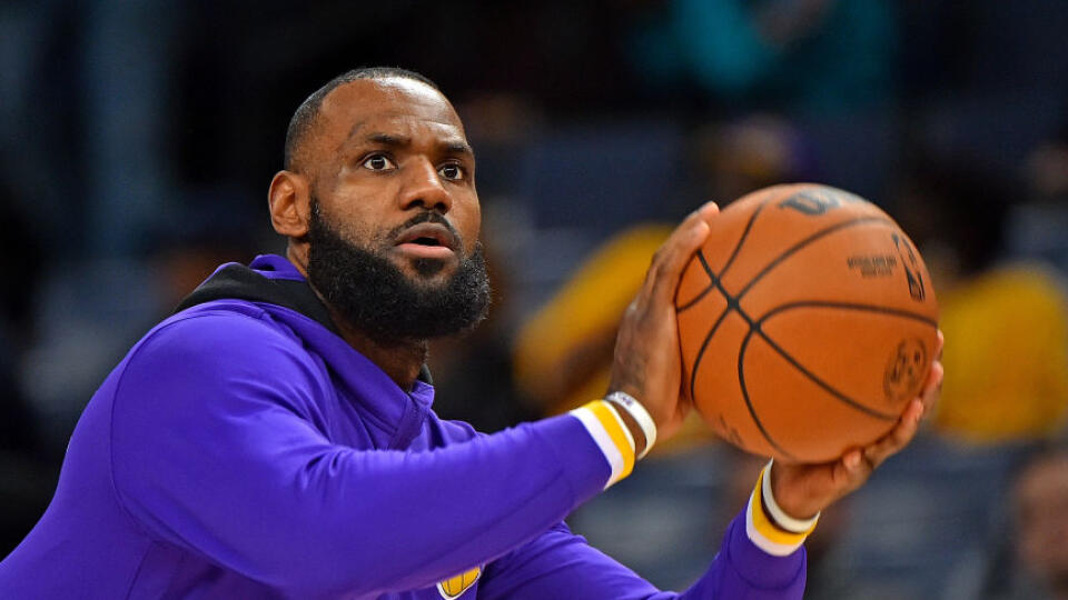 MEMPHIS, TENNESSEE - DECEMBER 09: LeBron James #6 of the Los Angeles Lakers before the game against the Memphis Grizzlies at FedExForum on December 09, 2021 in Memphis, Tennessee. NOTE TO USER: User expressly acknowledges and agrees that , by downloading and or using this photograph, User is consenting to the terms and conditions of the Getty Images License Agreement.  (Photo by Justin Ford/Getty Images)