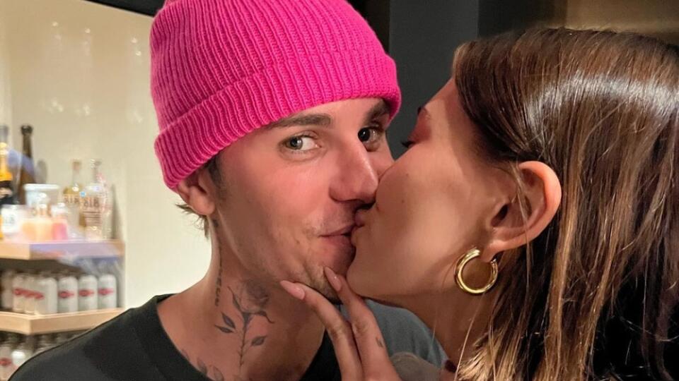 Manželia Justin a Hailey Bieberovci