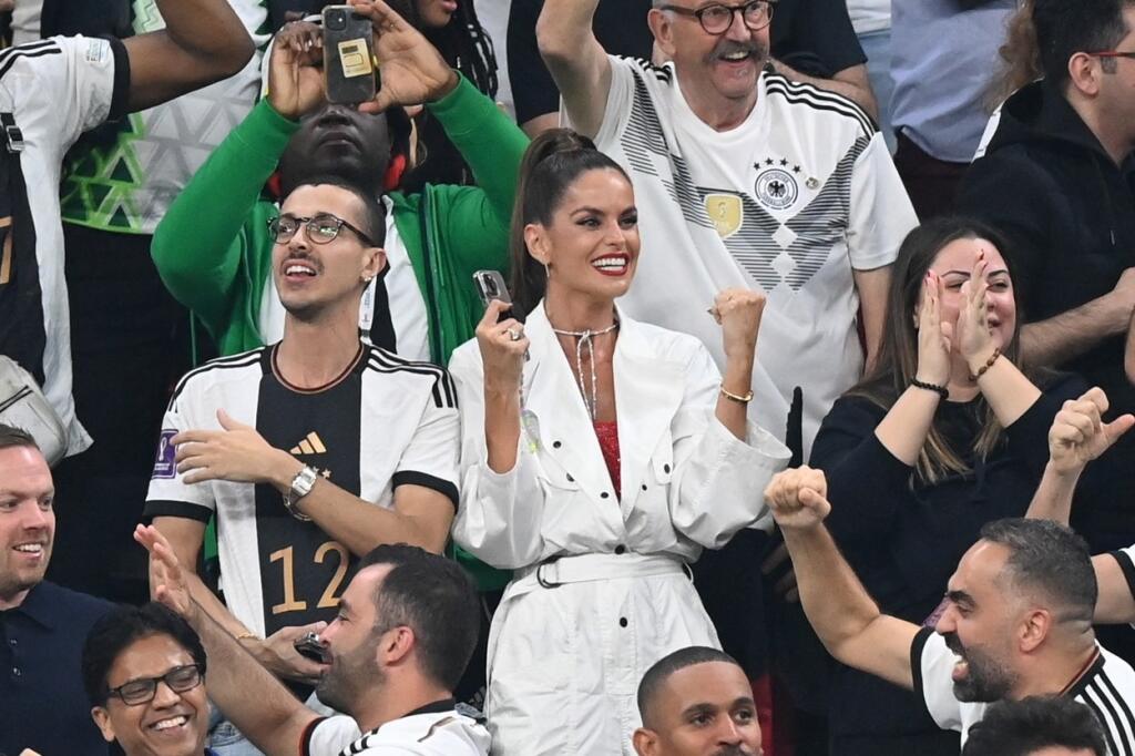Partnerka nemeckého golmana zápas veľmi prežívala aj napriek tomu, že sa jej drahý v bránke neobjavil