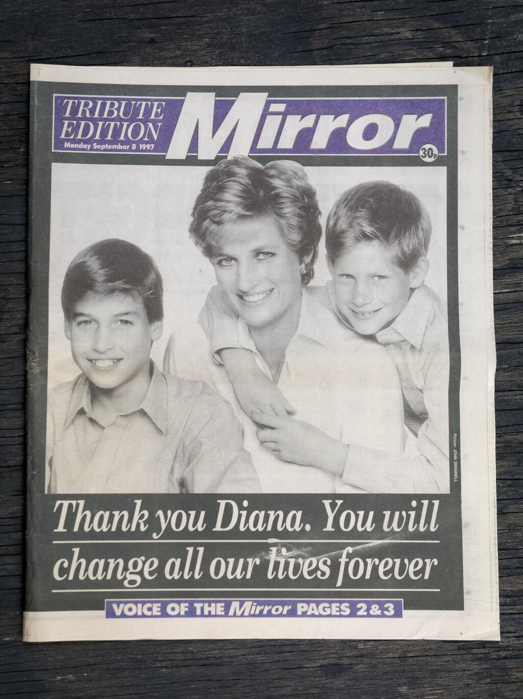 Princezná so svojimi milovanými synmi na titulke Mirror-u.