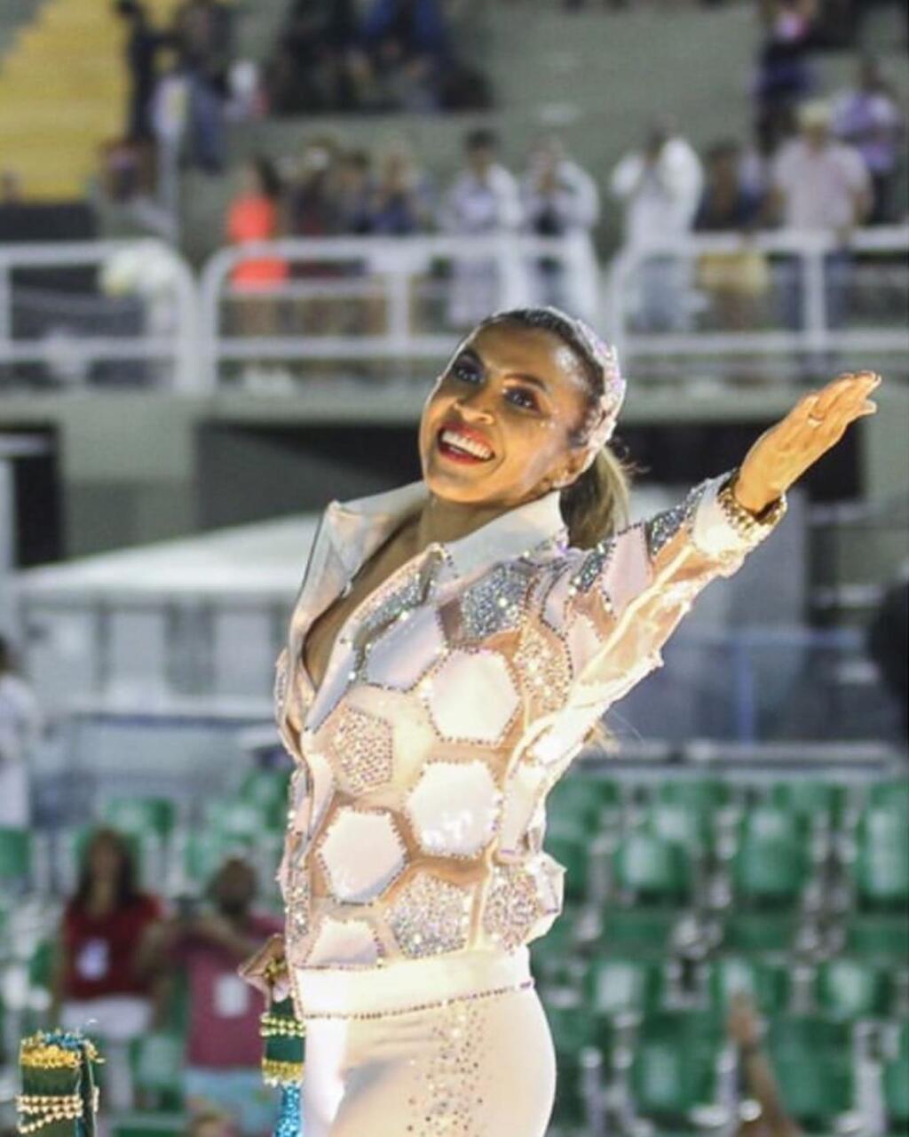 Futbalistka Marta je považovaná za najlepšiu v histórii a teraz sa bude vydávať za spoluhráčku.