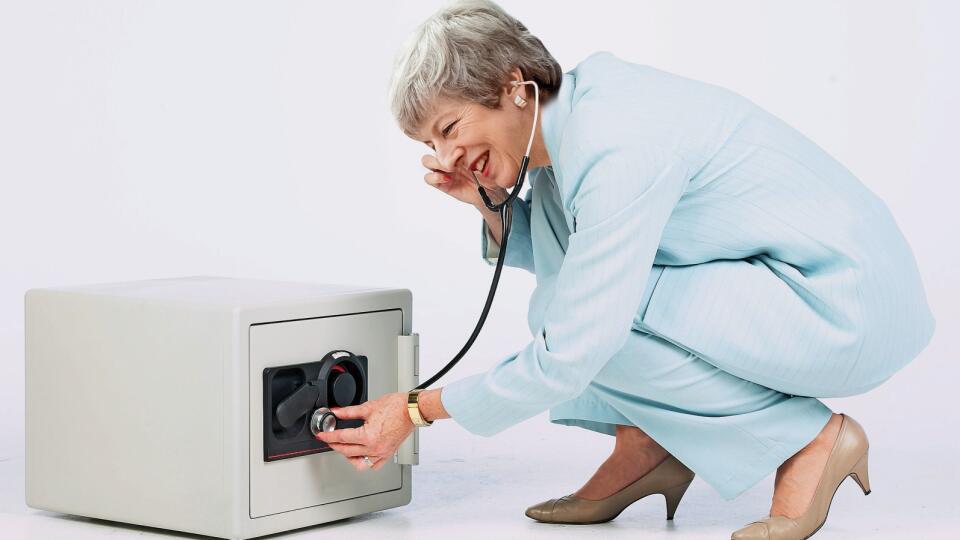 Theresa Mayová: Otvorila už viacej trezorov, ale ich obsah bol sklamaním.