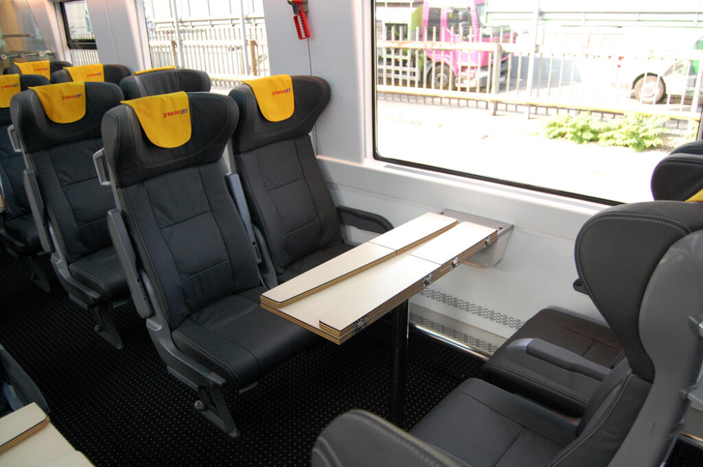 RegioJet Astra interiér 2