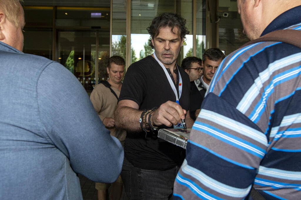Jaromír Jágr zavítal v septembri aj do Bratislavy, kde naňho striehli stovky fanúšikov.