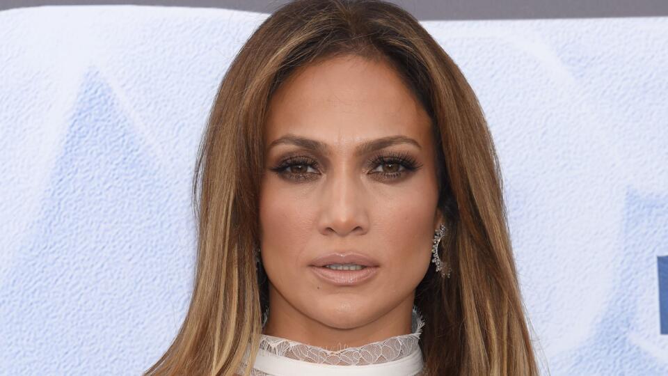 Jennifer Lopez vyzerá vo svojich 48 rokoch jednoducho fantasticky. 