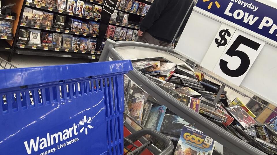 Earns Walmart