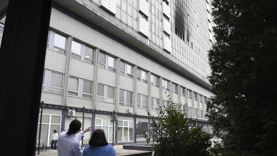 Pre požiar v UNLP Košice evakuovali pacientov.