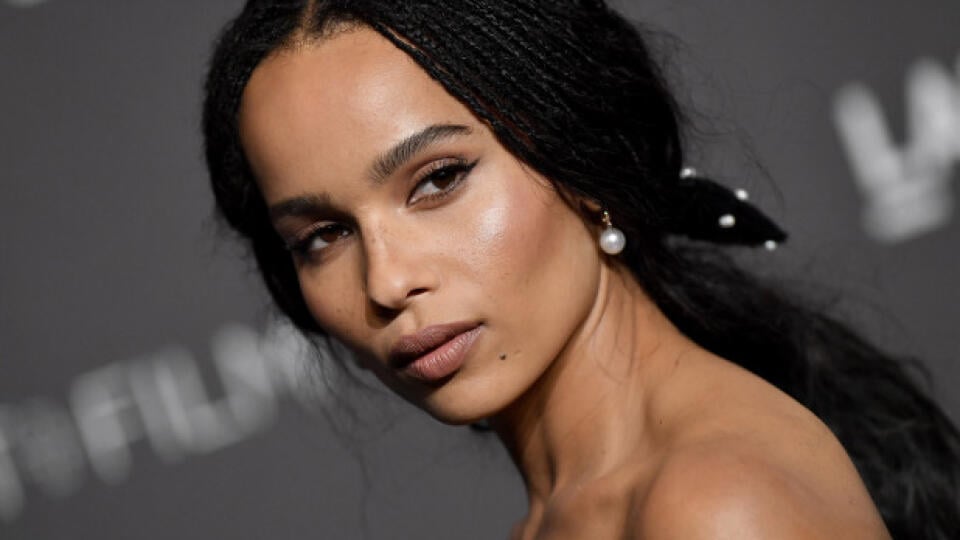 Zoë Kravitz je dcérou Lennyho Kravitza a Lisy Bonet. Hrala vo viacerých úspešných filmoch, ale seriál Big Little Lies ju vystrelil celkom hore.