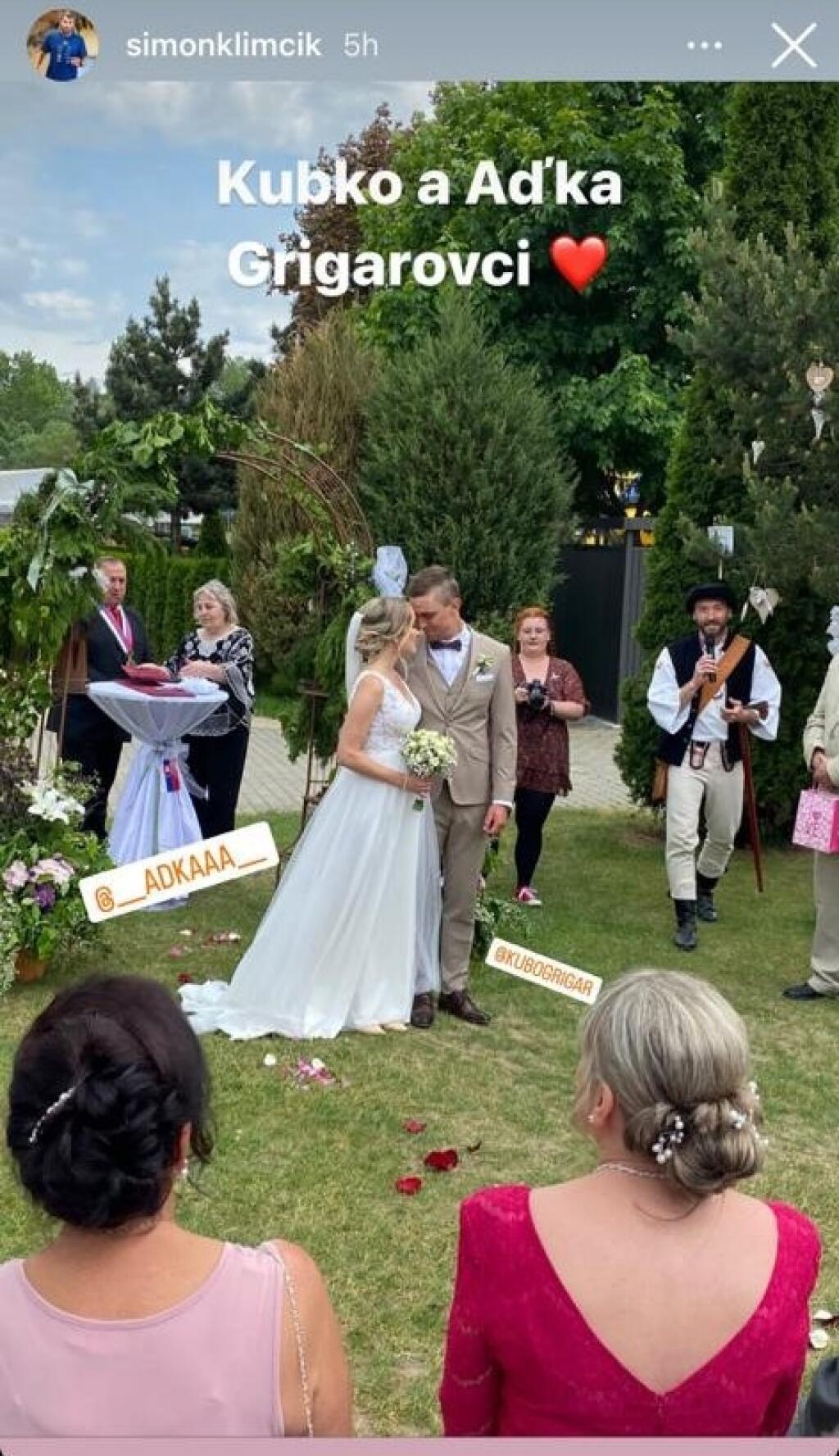 Strieborný medailista z Tokia a vodný slalomár Jakub Grigar takisto stihol svadbu pred pár týždňami. Áno povedal svojej Aďke, s ktorou čoskoro privítajú na svete prvého potomka.