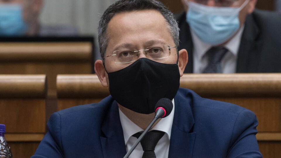 Na snímke opozičný poslanec Ladislav Kamenický (SMER-SD) počas 18. schôdze parlamentu v Bratislave v utorok 24. novembra 2020. FOTO TASR - Martin Baumann