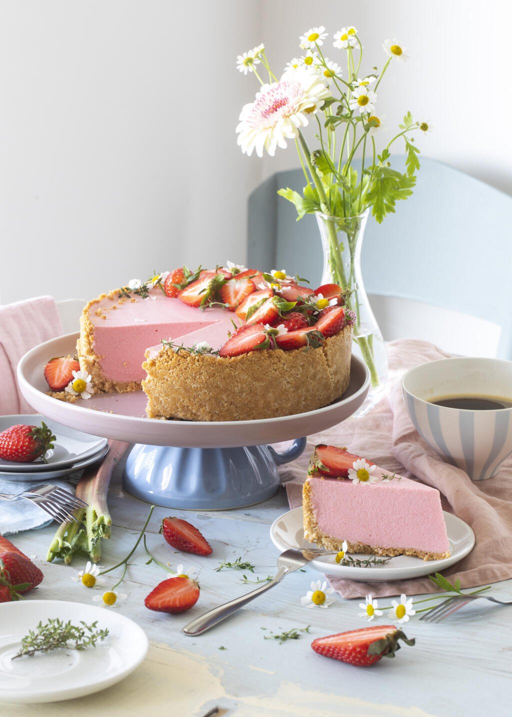 Strawberry - rhubarb cheesecake with thyme