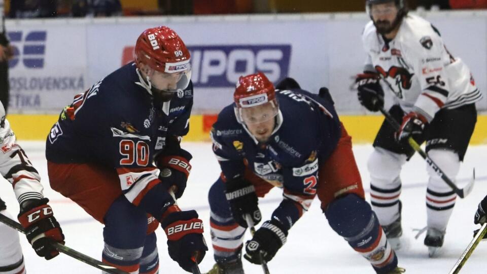 V piatkovej predohrávke 7. kola Tipos extraligy zvíťazili hokejisti HKM Zvolen nad HC'05 iClinic Banská Bystrica 4:1. Dvoma gólmi a asistenciou sa pod ich triumf v derby podpísal útočník Peter Zuzin.