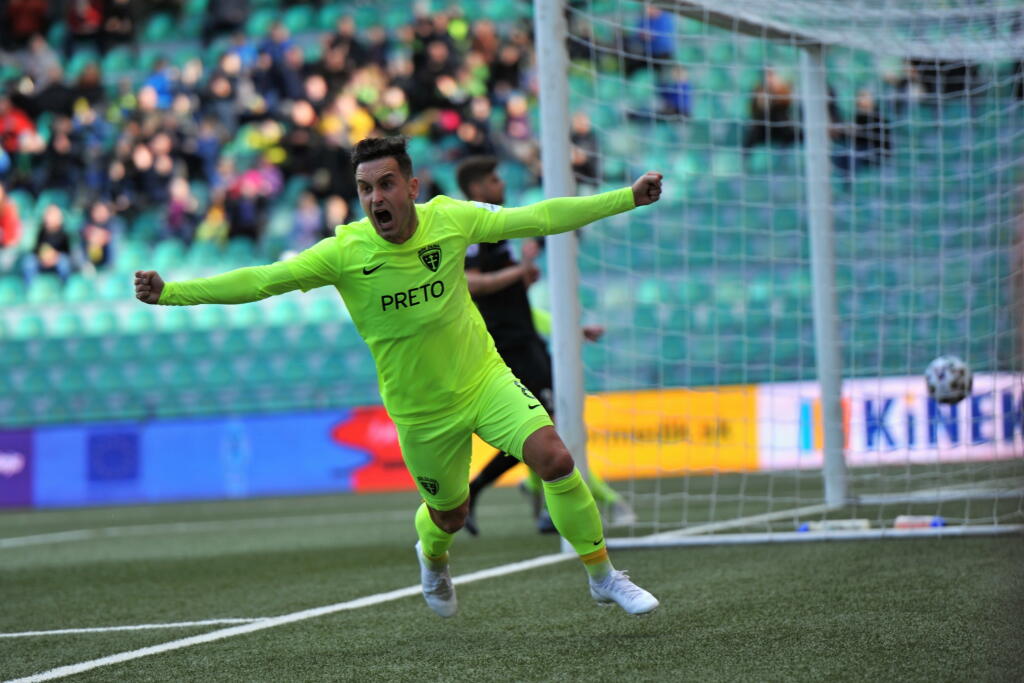 Futbalové kluby už majú od vlády povolenie opäť zarezávať naplno.