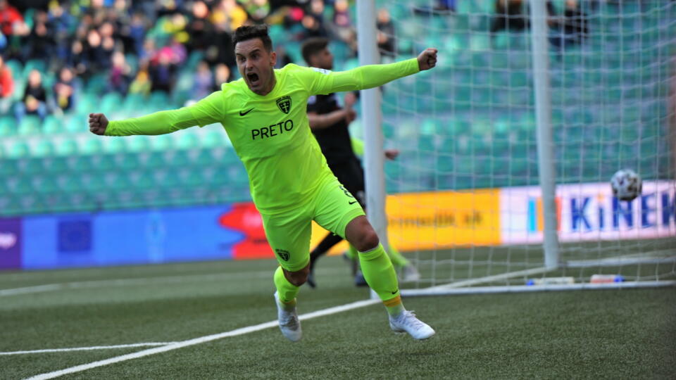 Na snímke radosť Lukáša Jánošíka (Žilina) po strelení gólu v zápase 19. kola futbalovej FL MŠK Žilina - FC VIOn Zlaté Moravce - Vráble v Žiline 16. Februára 2020. FOTO TASR- Erika Ďurčová