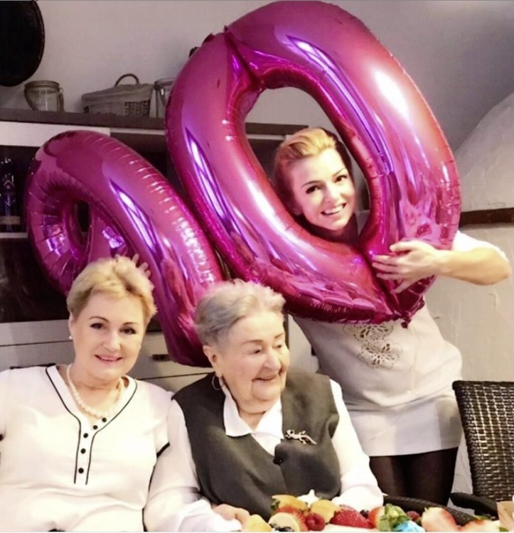 Tri generácie. S mamou Erikou a babkou Magdalénou na oslave jej 90. narodenín
