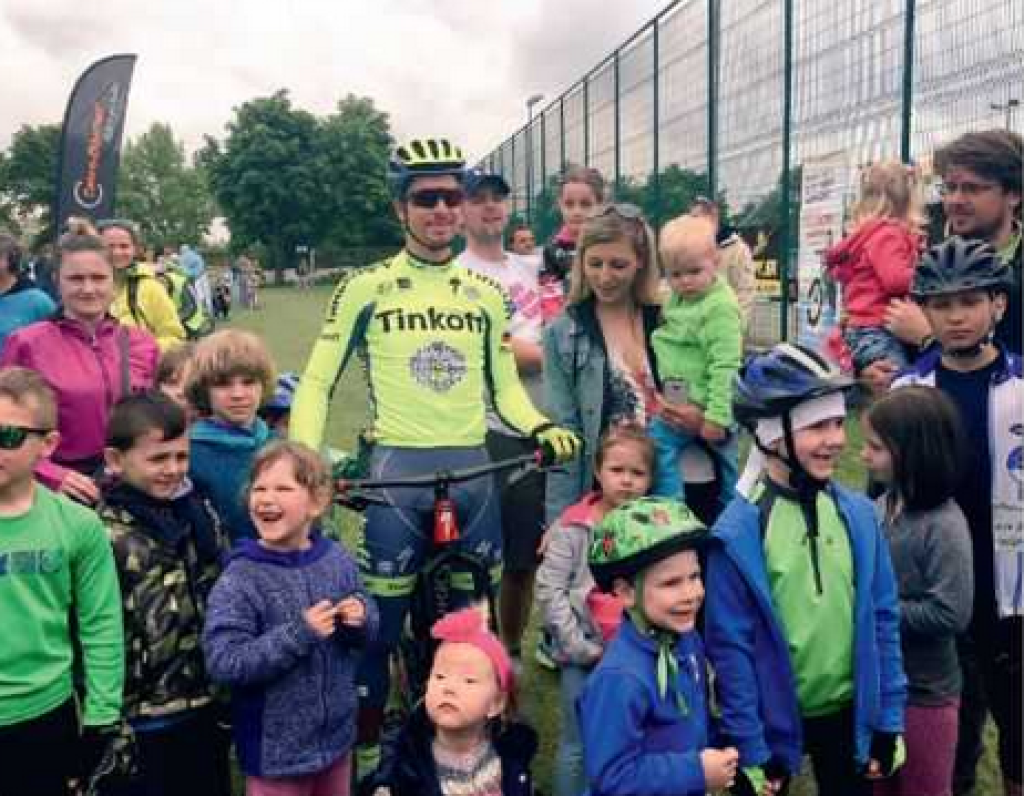 Peter Sagan s deťmi zo Slovenska na udalosti Kids Tour 2015.