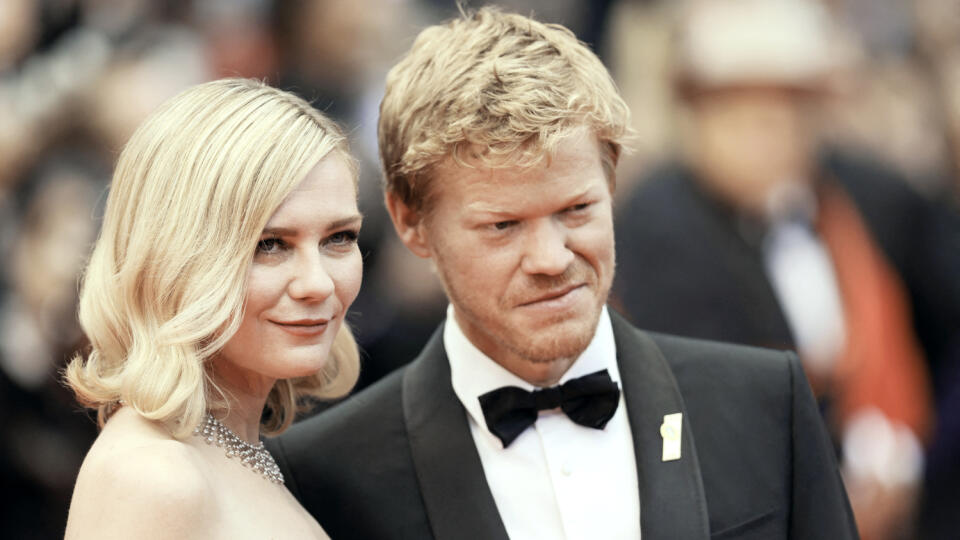 Protiklady sa nepriťahujú. Manželia a herci Kirsten Dunst a Jesse Plemons sú dôkazom toho, že mnohé páry sa na seba podobajú.