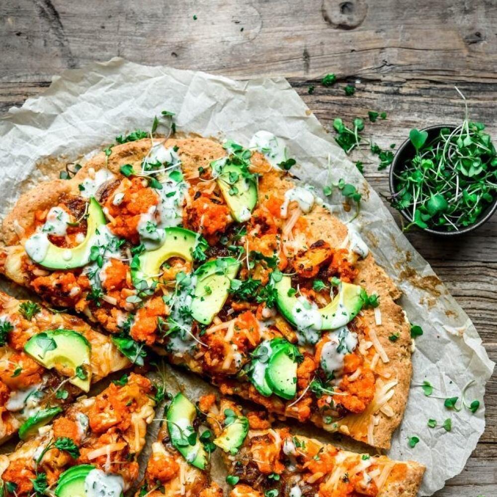 Pizza s avokádom.