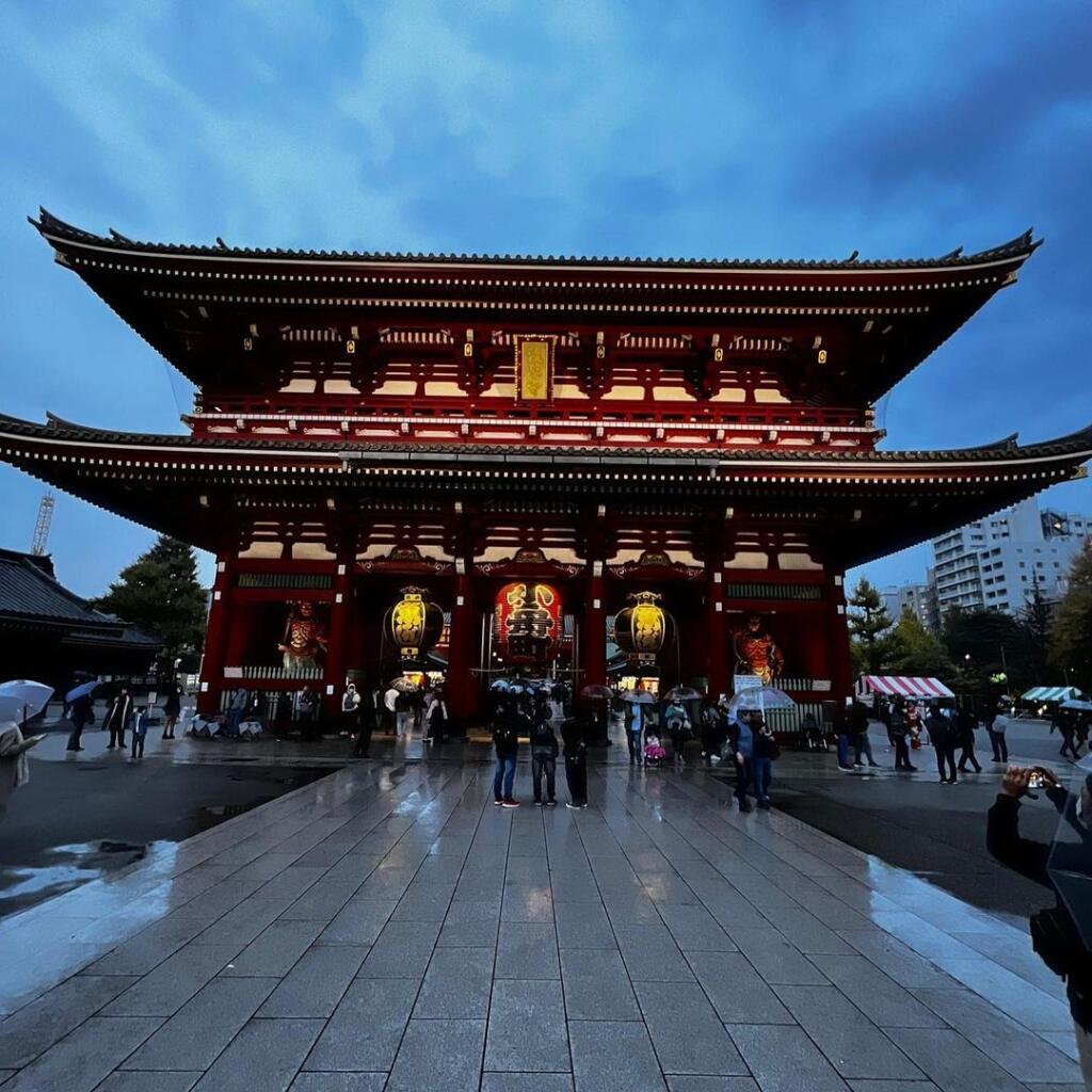 Švajčiarovi v Tokiu imponovali krásy japonskej metropoly. V jej uliciach vyzeral náramne šťastný.