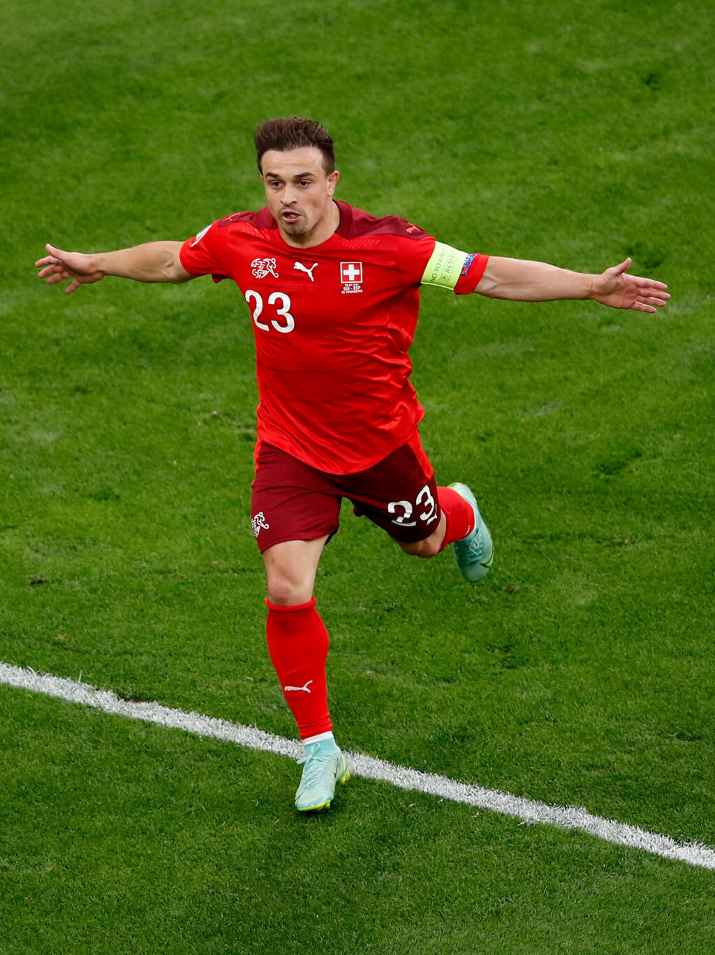Švajčiar Xherdan Shaqiri je dlhé roky oporou helvétskeho kríža, no narodil sa v Kosove, z ktorého utiekol pred vojnou.