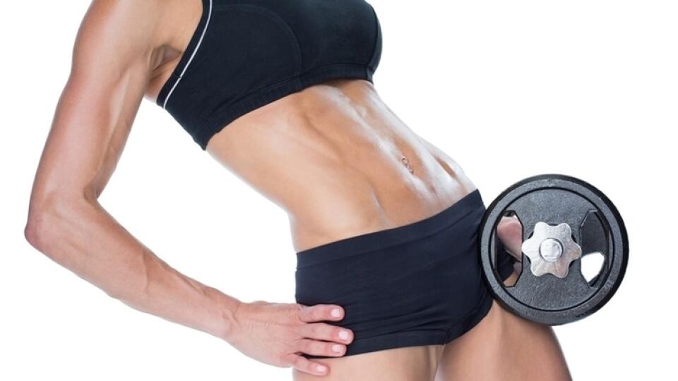 Brucho si môžete vyformovať v posilňovni, alebo vám ho upraví plastický chirurg. S metódou Body Sculpt ho viete mať vyrysované bez driny a skalpela.