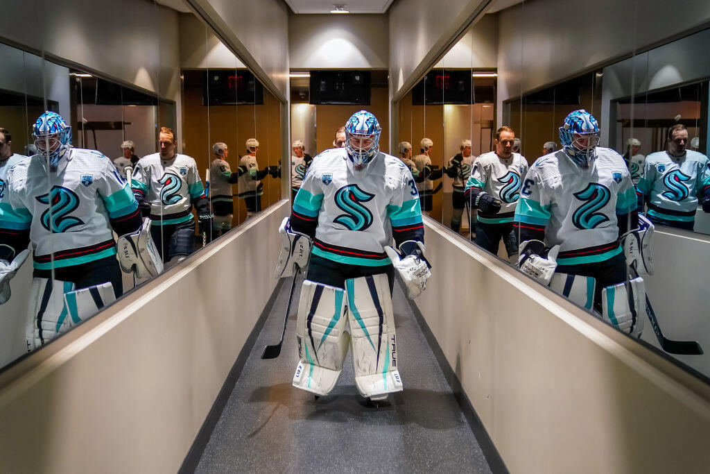 Prvý zápas Seattlu v NHL odchytal nemecký brankár Philipp Grubauer.