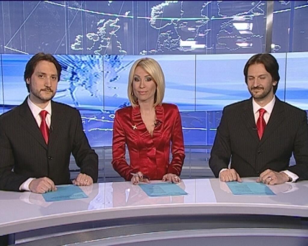 Ako v zrkadle. Ex minister Kaliňák (vpravo) a moderátor Michalka sú na nerozoznanie.