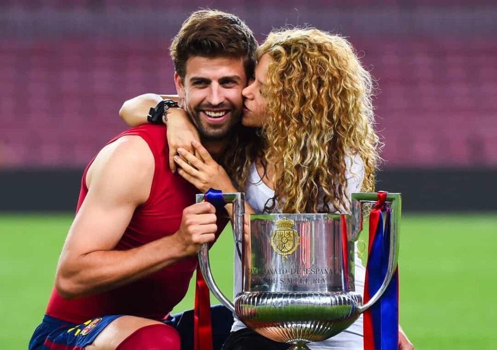 Gerard Piqué a Shakira po dvanásťročnom vzťahu oznámil rozchod. Ako dôvod sa v španielskych médiích skloňuje futbalistova nevera. Čo sa aj potvrdilo.