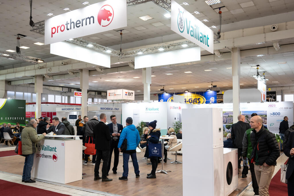 Po štvorročnej pauze spôsobenej pandémiou sa na nitrianskom výstavisku Agrokomplex 7. februára 2023 začal 22. ročník medzinárodného odborného veľtrhu Aqua Therm Nitra 2023. Celkovo 182 vystavovateľov z ôsmich krajín obsadilo štyri výstavné haly, informovala manažérka veľtrhu Jitka Bakalíková zo spoločnosti MDL Expo, ktorá je organizátorom podujatia. Veľtrh vykurovacej, ventilačnej, klimatizačnej, meracej, regulačnej, sanitárnej a ekologickej techniky potrvá do 10. februára 2023. Na snímke stánok