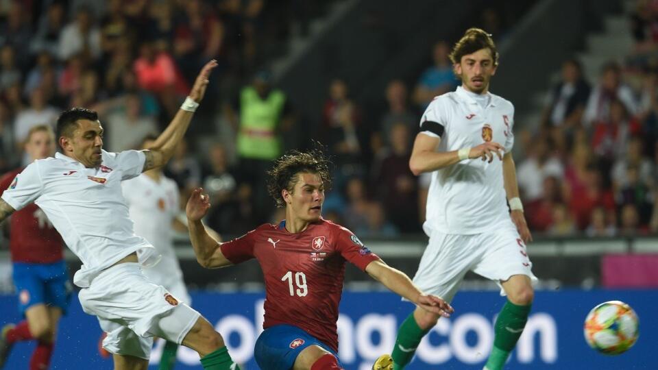Kvalifikácia EURO 2020: Škandál Čiernohorcov proti Kosovu, Česi zdolali Bulharov
