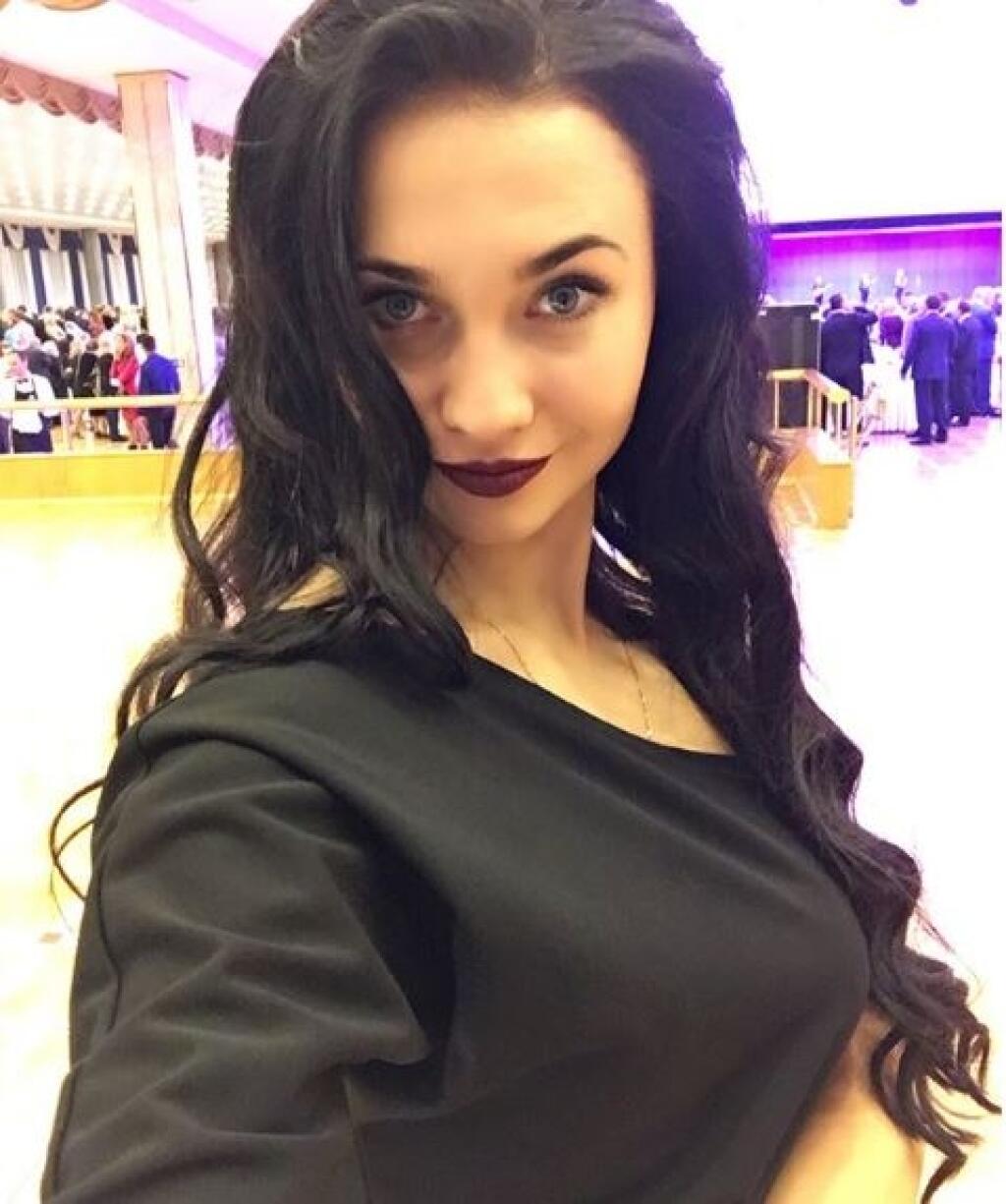 Sexi ruská policajtka Tatiana Zima sa stala hitom majstrovstiev.