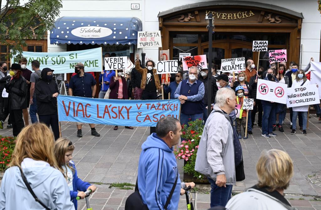 Na snímke protest aktivistov na Hlavnej ulici v Košiciach 1. septembra 2021. FOTO TASR - Roman Hanc