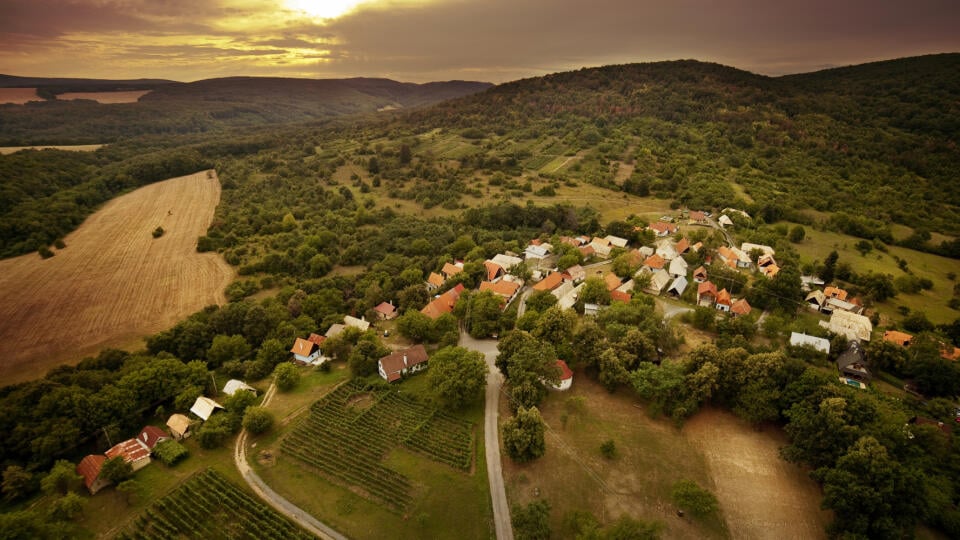 Vtačí pohľad na Starú Horu – najcennejšiu oblasť Sebechlieb.