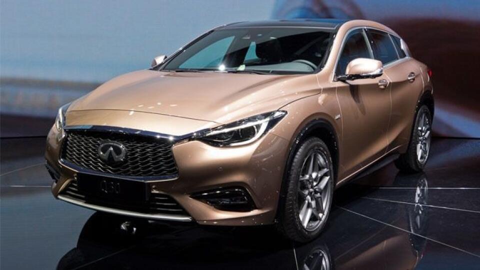 Infiniti Q30