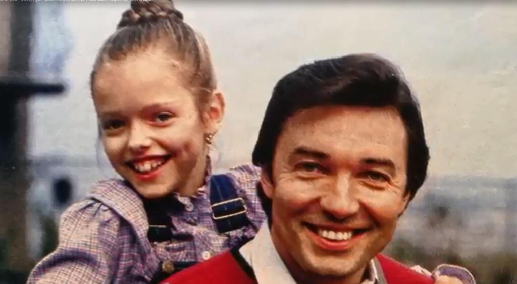 CELÝ OTEC Dominika Gottová po Karlovi zdedila nielen cnostné vlastnosti, ale aj vizáž vrátane výrazného predkusu.