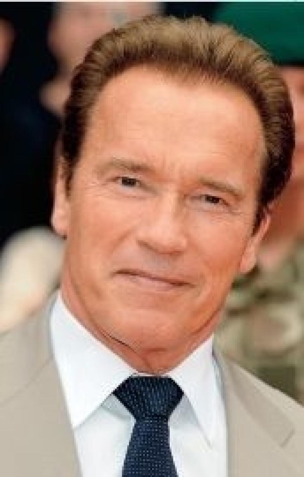 Schwarzenegger V Náručí INEJ ženy: Vášnivé Bozky A Potom...To Snáď Nie!