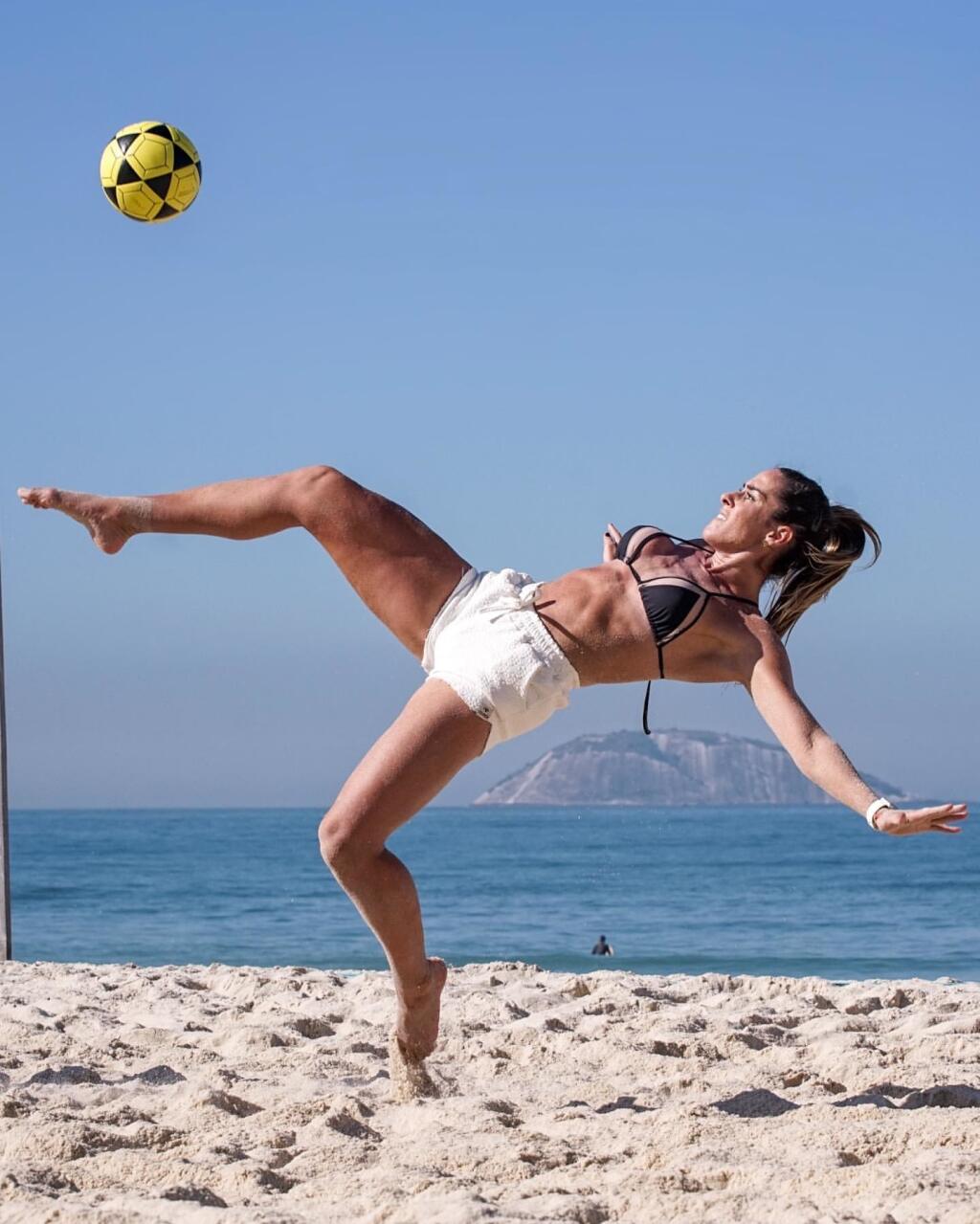 Nataliu Guitlerovú sleduje na Instagrame 1,5 milióna fanúšikov, medzi ktorými nechýbajú Neymar či Ronaldinho.
