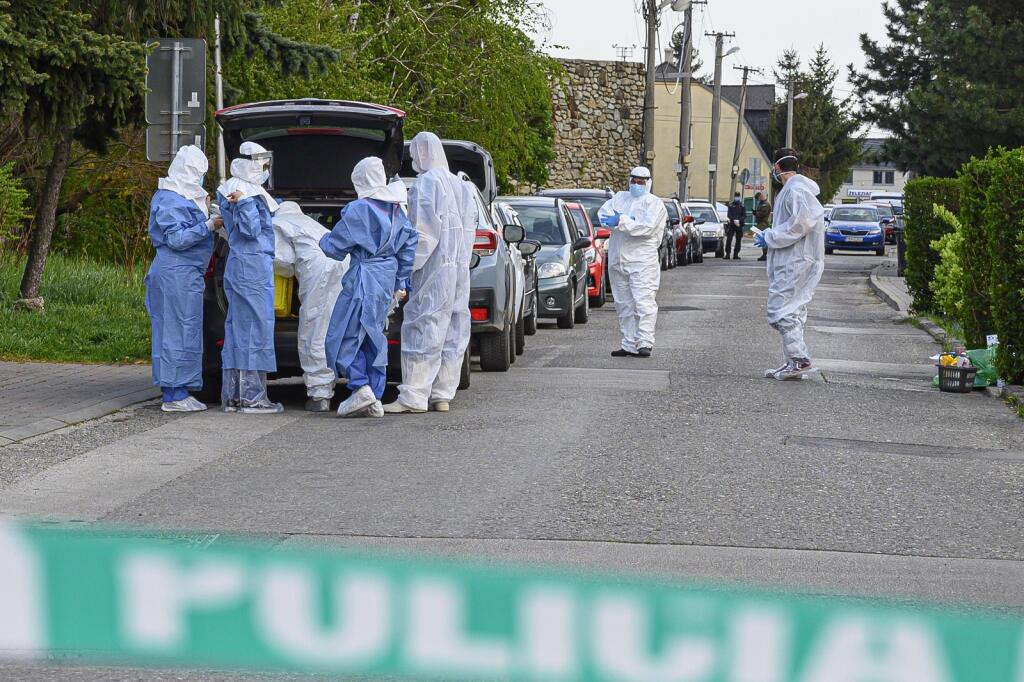Z Domova sociálnych služieb v Pezinku je pozitívne testovaných 47 ľudí