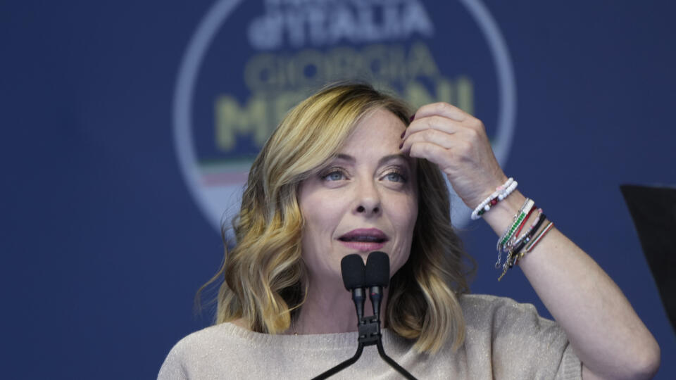 WA 72 Rím - Talianska premiérka Giorgia Meloniová vystupuje s prejavom na zhromaždení v Ríme v sobotu 1. júna 2024. Meloniová v sobotu charakterizovala budúcotýždňové voľby do Európskeho parlamentu, v ktorých sa očakáva posilnenie krajne pravicových strán, ako je tá jej, ako