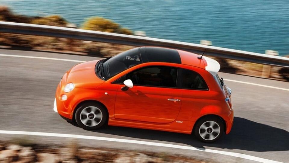 Fiat 500e prejde na jedno nabitie 140 km