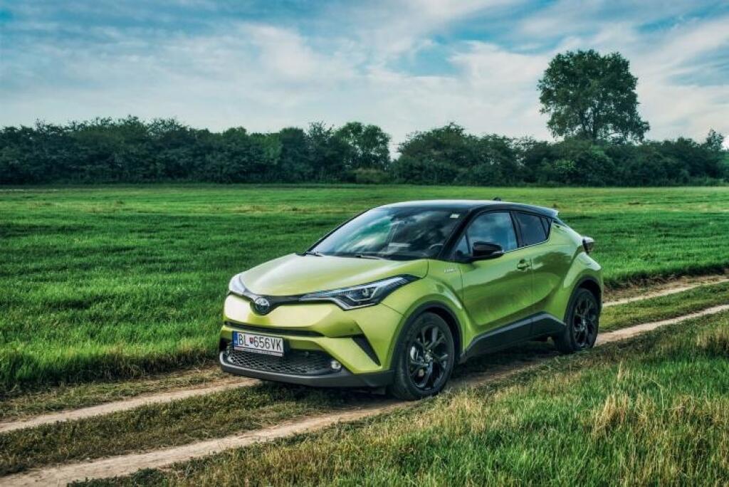 Toyota C-HR patrí medzi autá, ktoré nesú jasný odkaz: je moderná a je na to hrdá