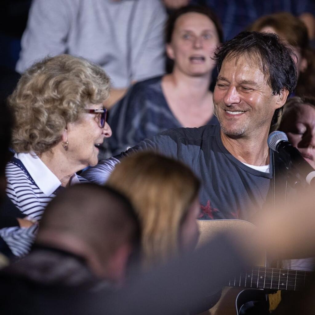 Pavol Habera s mamou, ktorá prišla na jeho koncert ako diváčka.