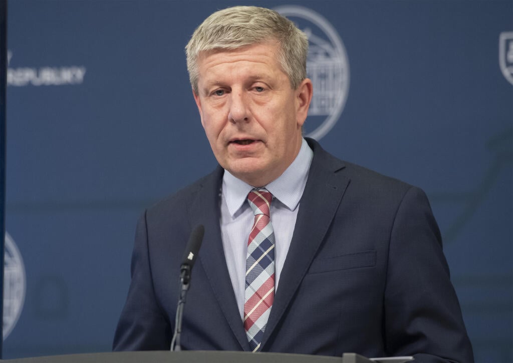 Na snímke minister zdravotníctva SR Vladimír Lengvarský (nominant OĽANO) počas tlačovej konferencie po zasadnutí Ústredného krízového štábu (ÚKŠ) na Úrade vlády SR 23. novembra 2022 v Bratislave. FOTO TASR - Martin Baumann